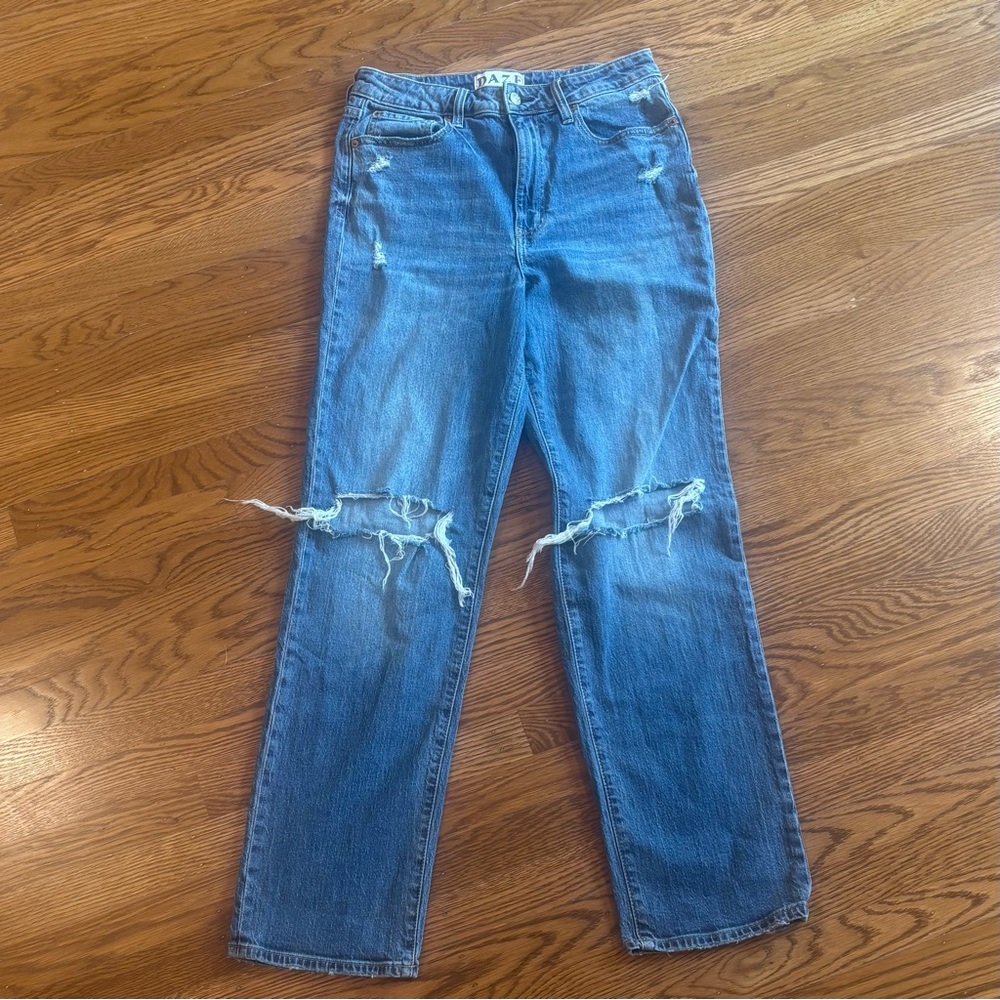 Trendy Distressed Straight Leg Jeans